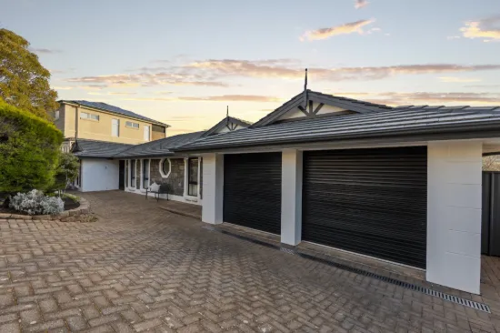 16 Mcleod Court, Greenwith, SA 5125