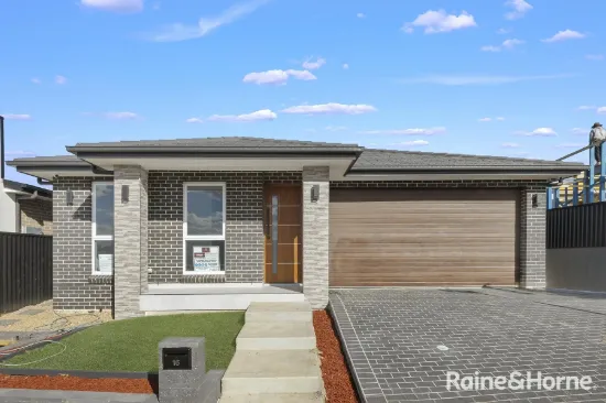 16 Meeson Street, Claymore, NSW 2559