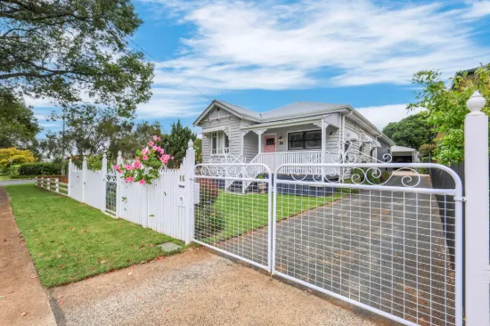 16 on Ascot Street, Newtown, Qld 4350