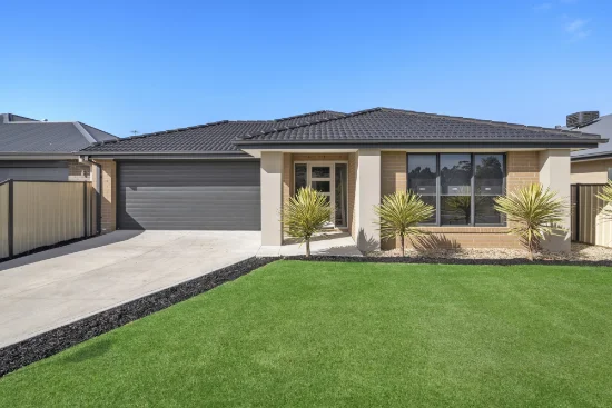 16 Overland Drive, Kilmore, Vic 3764 - For Rent