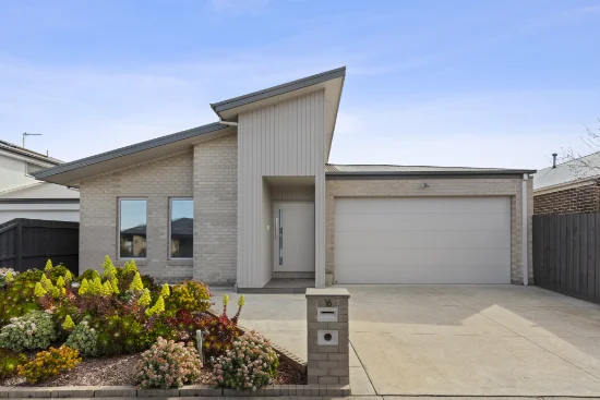 16 Petkell Parade, Grovedale, Vic 3216