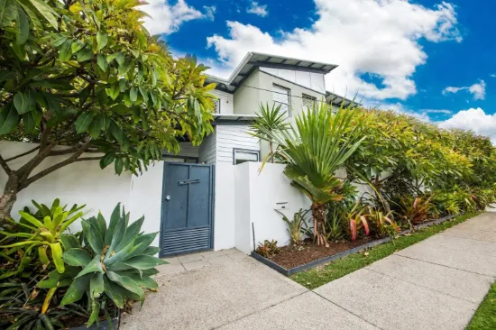 16 Petrel Avenue, Mermaid Beach, Qld 4218