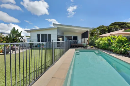 16 Portside Place, Shoal Point, Qld 4750