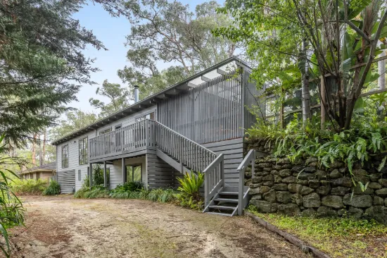 16 Railway Road, Mount Evelyn, Vic 3796