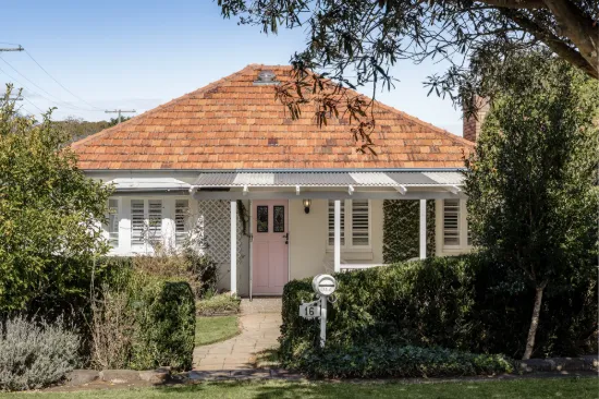16 Rhyde Street, Mount Lofty, Qld 4350