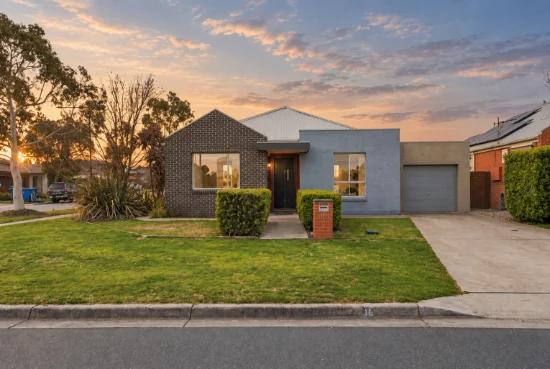 16 Ridding Street, Forde, ACT 2914