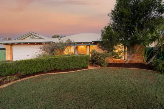 16 Riverina Way, Hannans, WA 6430