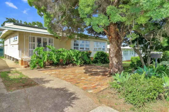 16 Robertson Road, Eastern Heights, Qld 4305