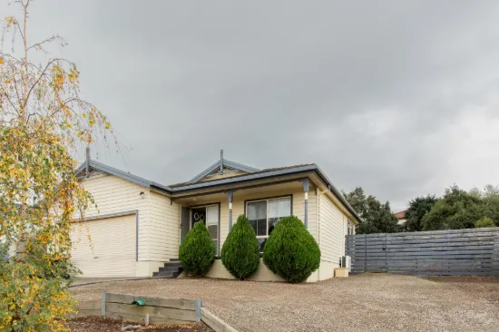 16 Romsey Place, Langwarrin, Vic 3910