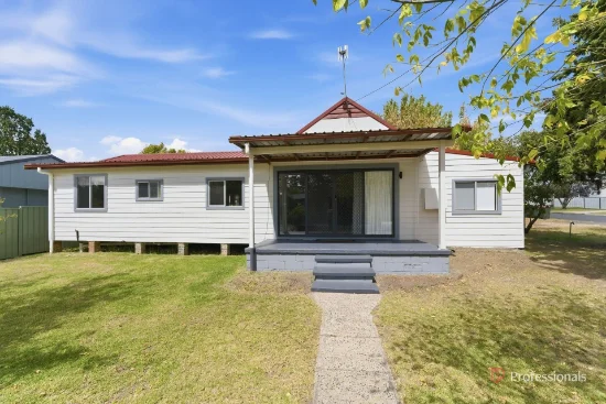 16 Rowan Avenue, Uralla, NSW 2358 - For Sale