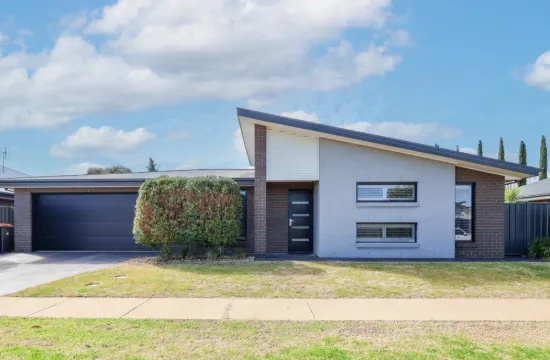 16 Sandalwood Avenue, Swan Hill, Vic 3585