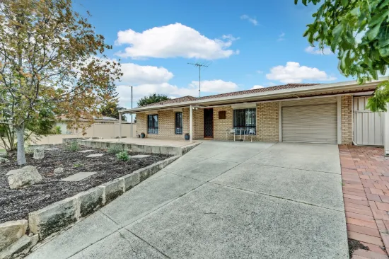 16 Saskatchewan Way, Greenfields WA 6210-Image