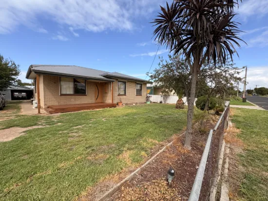 16 Sixth Avenue, Naracoorte, SA 5271