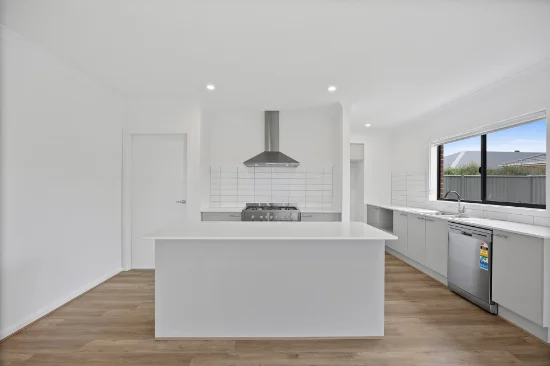 16 Stringybark Drive, Lara, Vic 3212