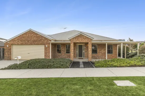16 Thwaites Close, Highton, Vic 3216
