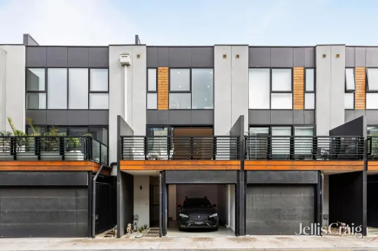 16 Tomkins Road, Port Melbourne, Vic 3207