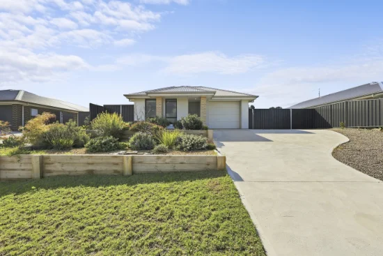 16 Victoria Parade, Hindmarsh Island, SA 5214