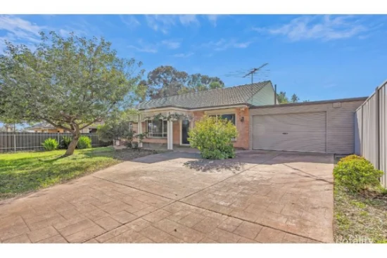 16 Warrigal Street, Para Hills, SA 5096