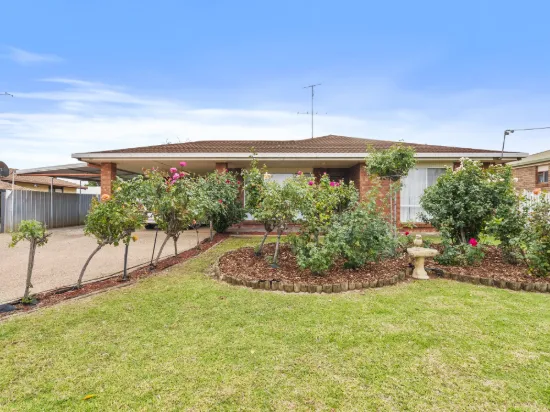 16 William Street, Finley, NSW 2713