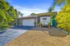 16 Yarraglen Place, Parkwood, Qld 4214