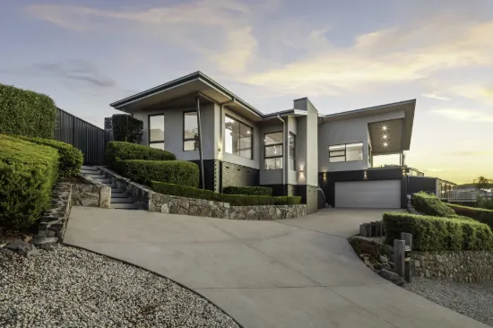 160 Waterfall Drive, Jerrabomberra, NSW 2619
