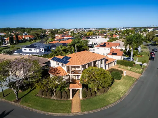 1629 Riverdale Drive, Hope Island, Qld 4212