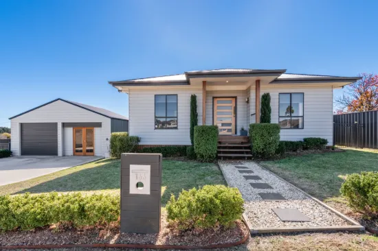 166 Cowper Street, Tenterfield, NSW 2372