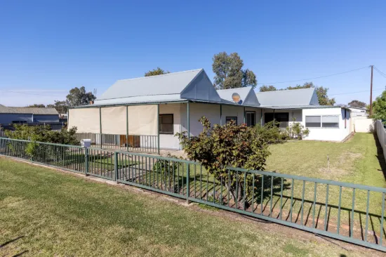 168 Camp Street, Temora, NSW 2666