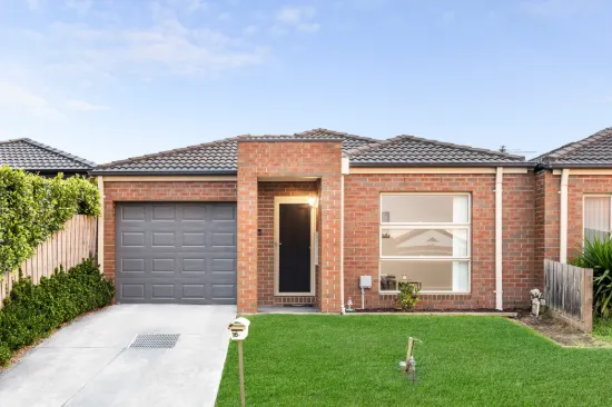 16A Diamond Parade, Skye, Vic 3977