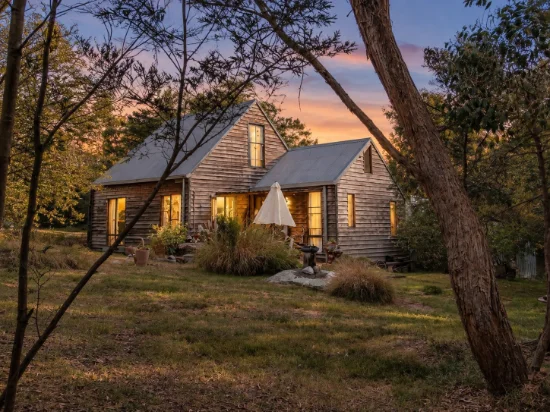 17-19 Elizabeth Avenue, Uralla, NSW 2358