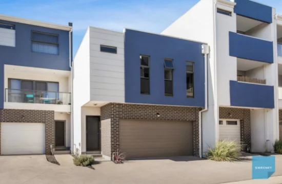 17/79 Lancefield Drive, Caroline Springs, Vic 3023