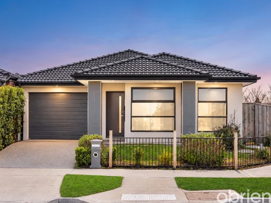 17 Alliance Grove, Rockbank, Vic 3335