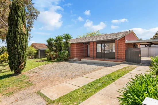 17 Allinga Road, Morphett Vale SA 5162 - For Rent