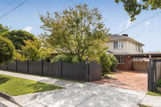 17 Anthony Drive, Chirnside Park, Vic 3116