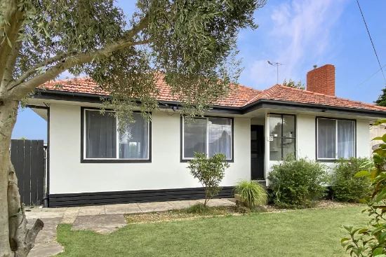 17 Banksia Road, Wendouree, Vic 3355