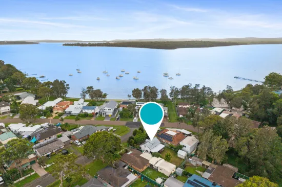 17 Barclay Avenue, Mannering Park, NSW 2259
