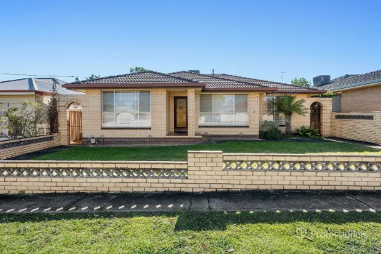 17 Barr Street, Maryborough, Vic 3465