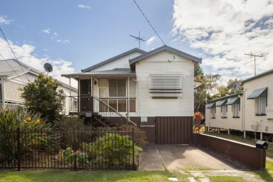 17 Barton Road, Hawthorne, Qld 4171