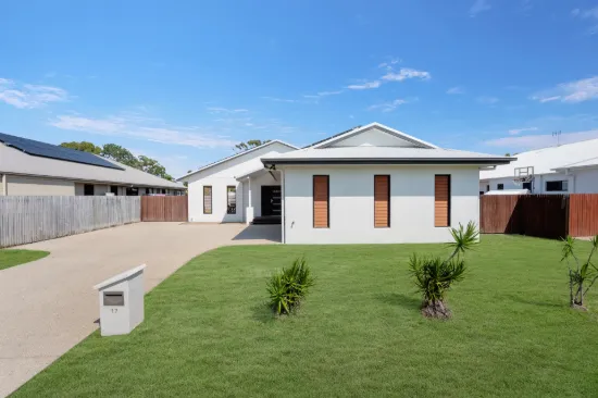 17 Beach Oak Drive, Mount Low, Qld 4818