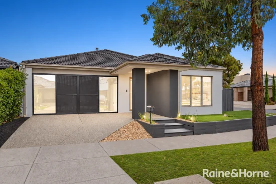 17 Bedford Way, Mickleham, Vic 3064 - For Rent