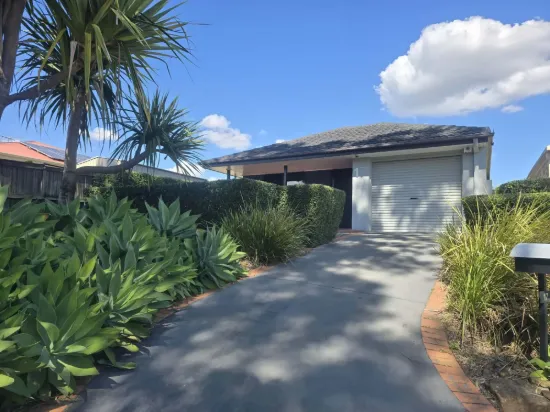 17 Bridgeman Place, Forest Lake, Qld 4078