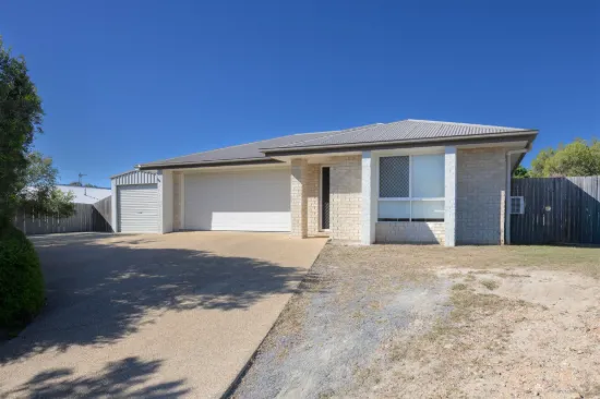 17 Broadwater Place, New Auckland, Qld 4680