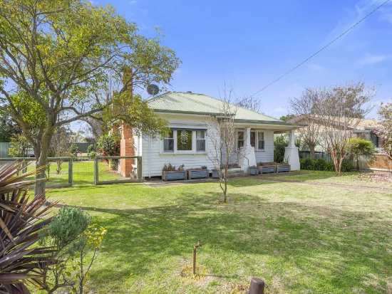17 Browne Street, Tocumwal, NSW 2714