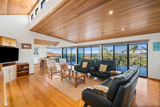 17 Canberra Crescent, Burrill Lake, NSW 2539