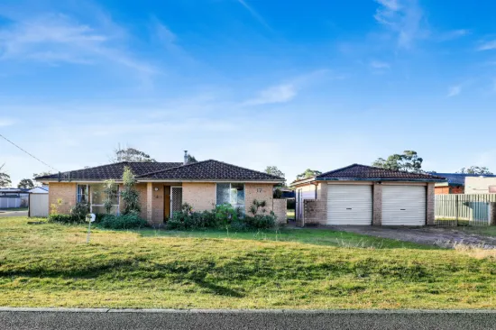 17 Clemenceau Crescent, Tanilba Bay, NSW 2319