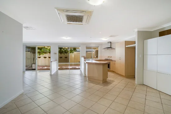 17 Coomer Elbow, South Guildford, WA 6055