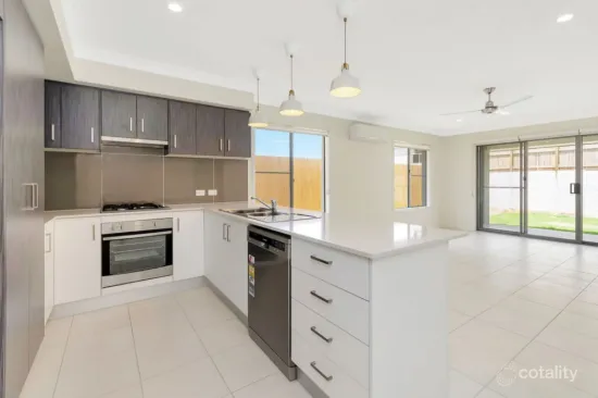 17 Cooper Way, Spring Mountain, Qld 4300
