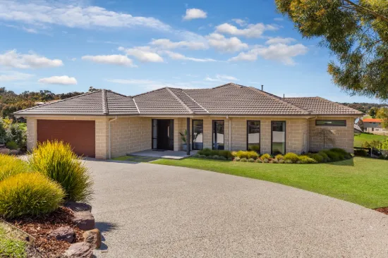 17 Craig Parry Drive, Hidden Valley, Vic 3756