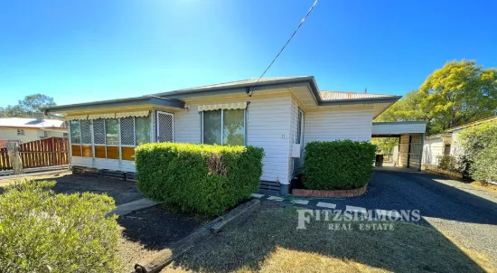 17 Curtis Street, Dalby, Qld 4405