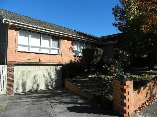 17 Douglas Avenue, Box Hill South, Vic 3128 - For Rent